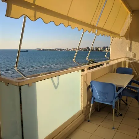 アパート Lucky Lux