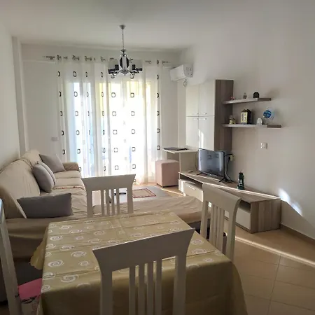 Lucky Lux アパート Vlorë