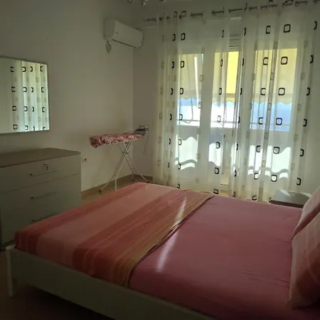 Lucky Lux アパート Vlorë