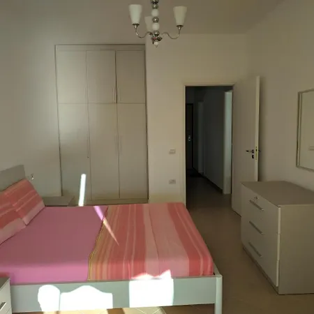 Lucky Lux アパート